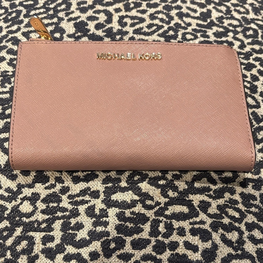 Like New Michael Kors Jet Set Travel Wallet/ Phone Holder *No Wrist Strap*